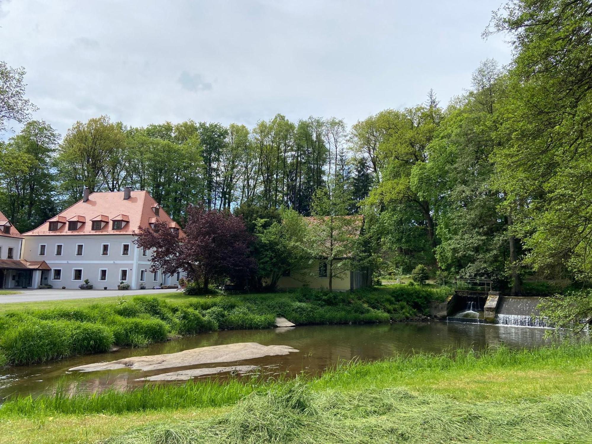 Landhotel Kahrmuehle Pressath Экстерьер фото